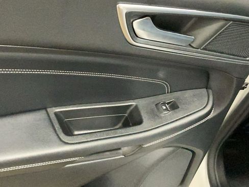 Certified 2022 Ford Edge Titanium w/ Class II Trailer Tow Package image 15