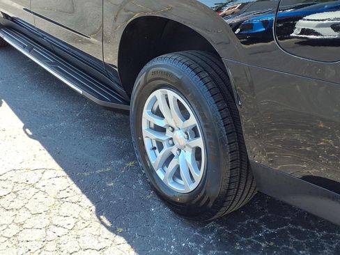 Used 2024 Chevrolet Suburban LT AWD/4WD image 5