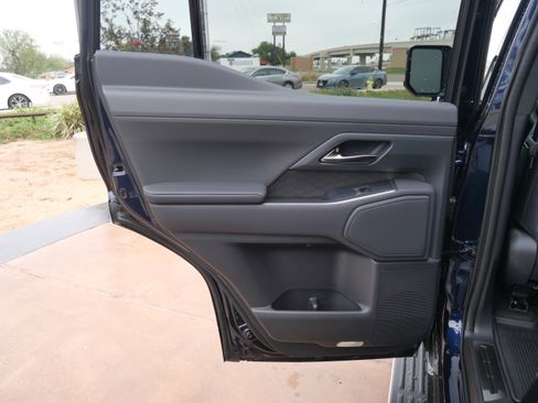 Used 2025 Lexus GX 550 image 8