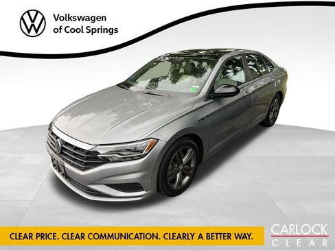 Used 2020 Volkswagen Jetta R-Line w/ R-Line Cold Weather Package FWD image 1