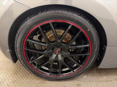 Used 2014 Nissan 370Z Touring image 25