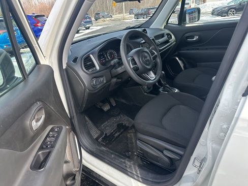 Used 2023 Jeep Renegade Latitude image 12