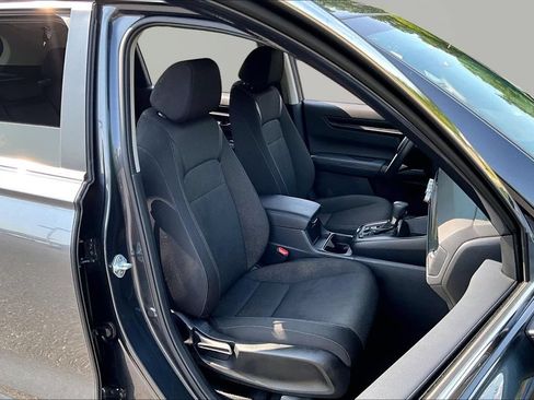 Used 2025 Honda CR-V LX image 21