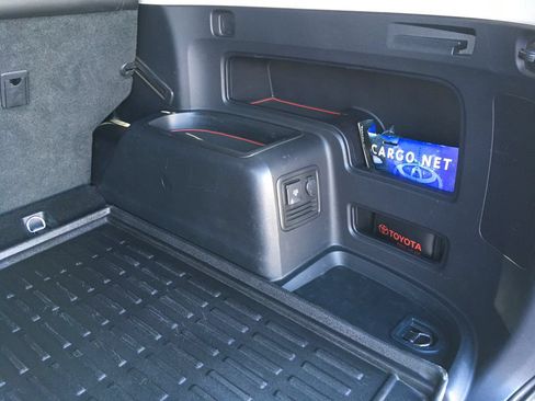 Used 2015 Toyota Highlander XLE AWD/4WD image 34