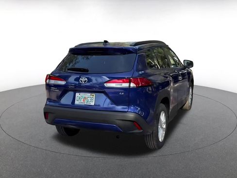 Used 2025 Toyota Corolla Cross LE image 14