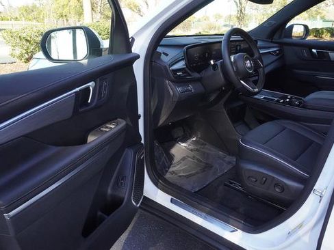 Used 2025 Buick Enclave Preferred image 11