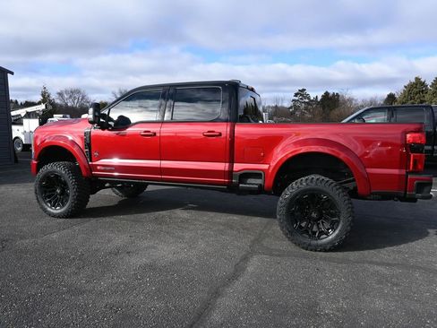New 2026 Ford F250 Lariat w/ Black Appearance Package image 9
