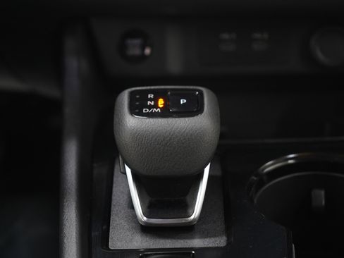 Used 2025 Nissan Rogue SV image 20