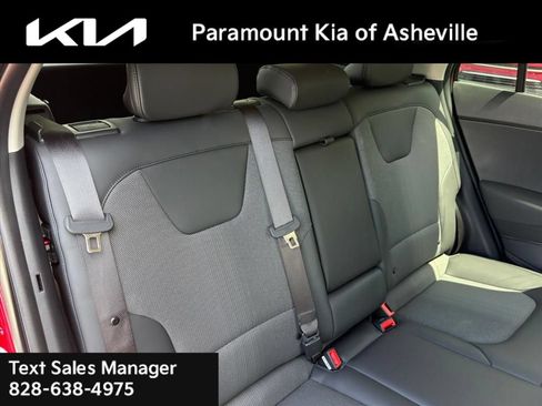 Certified 2025 Kia Niro EX FWD image 23