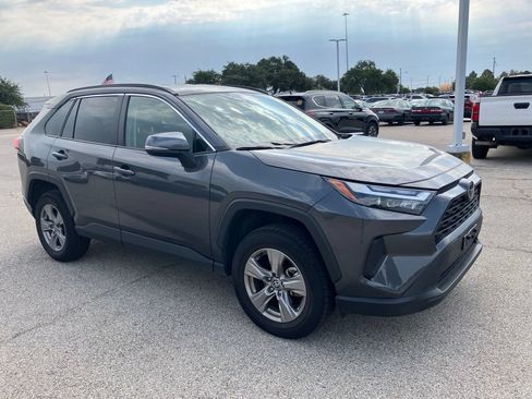 Used 2025 Toyota RAV4 XLE FWD image 3