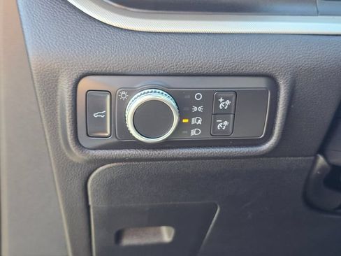 Used 2020 Ford Explorer XLT AWD/4WD image 24