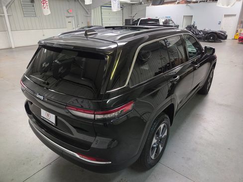 Used 2024 Jeep Grand Cherokee Limited 4xe AWD/4WD image 7