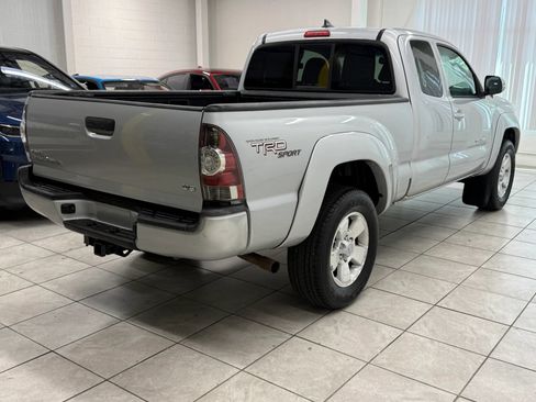 Used 2012 Toyota Tacoma 4x4 Access Cab V6 w/ TRD Sport Pkg image 9