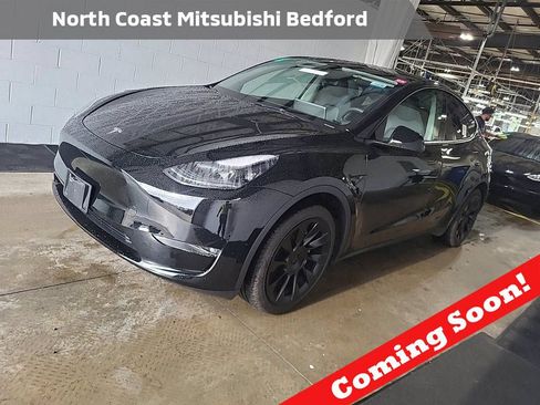 Used 2023 Tesla Model Y Long Range AWD/4WD image 1