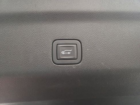 Used 2024 Chevrolet Tahoe Z71 w/ Luxury Package image 50