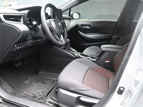 Used 2024 Toyota Corolla SE image 17