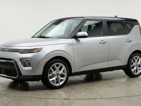 Used 2025 Kia Soul LX w/ LX Technology Package image 3