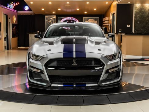 Used 2020 Ford Mustang Shelby GT500 w/ Technology Package RWD image 7