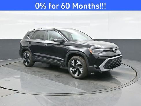 New 2026 Volkswagen Taos SE image 1