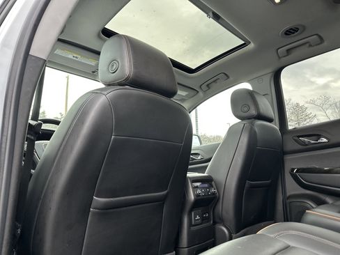 Used 2022 GMC Acadia AT4 w/ Technology Package image 28