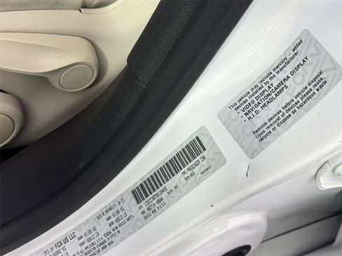 Used 2016 Chrysler 200 Limited FWD image 30