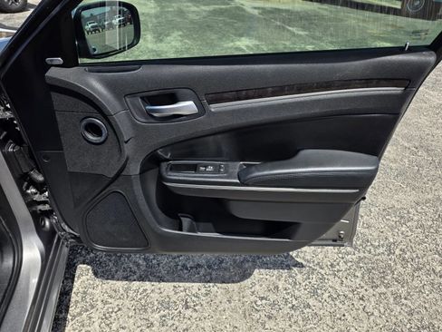 Used 2011 Chrysler 300 Limited w/ Sound Group RWD image 17