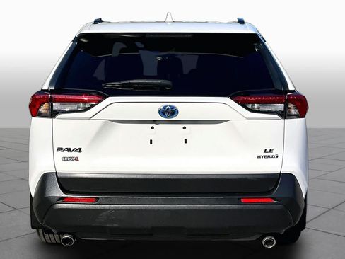 Used 2019 Toyota RAV4 LE w/ Carpet Mat Package AWD/4WD image 5