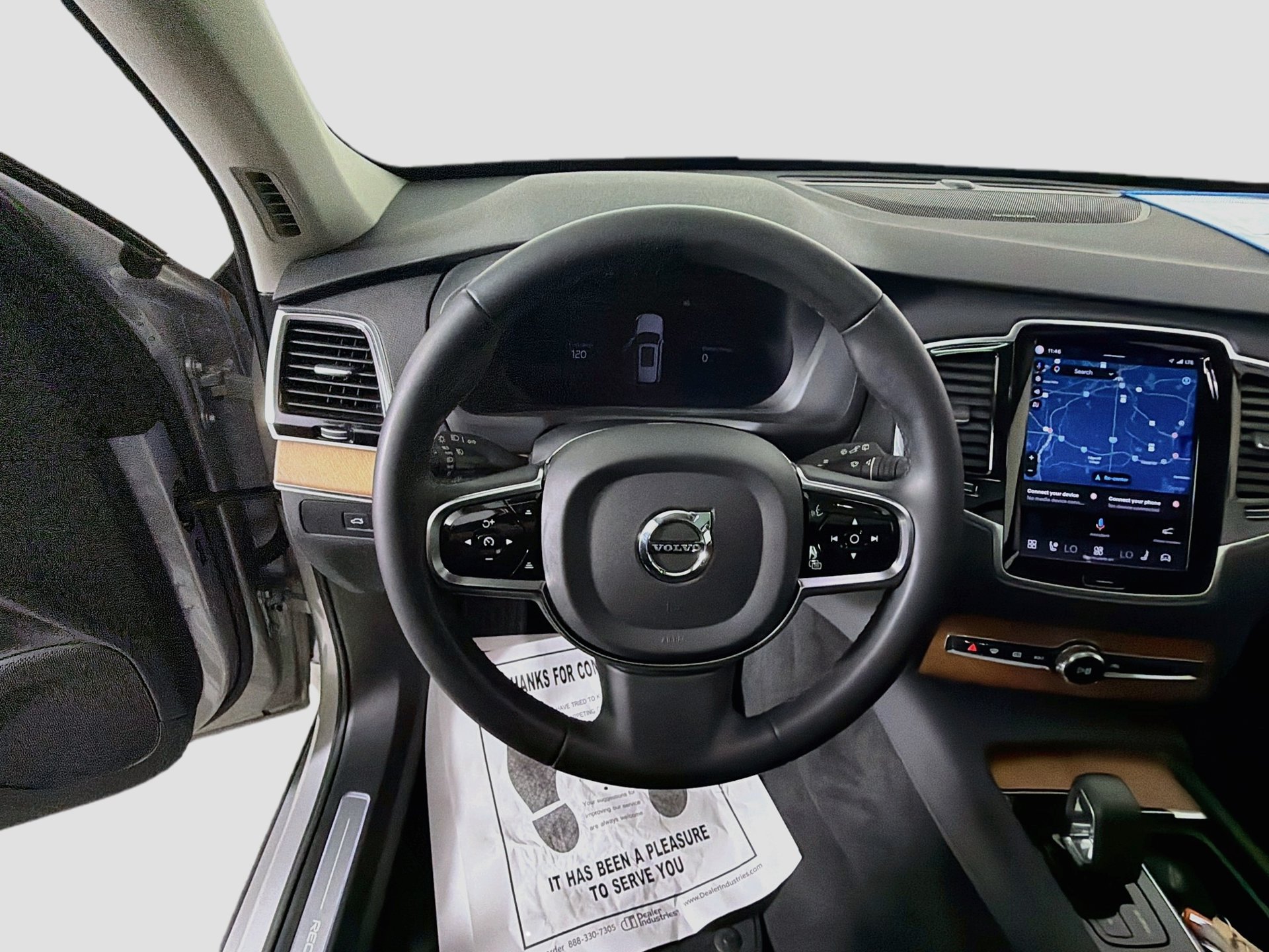 Certified 2024 Volvo XC90 T8 Plus AWD/4WD image 11