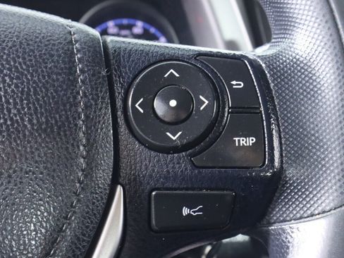 Used 2018 Toyota RAV4 LE AWD/4WD image 14