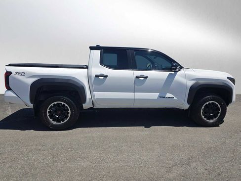Used 2024 Toyota Tacoma TRD Off-Road w/ TRD Off Road Upgrade Package AWD/4WD image 2