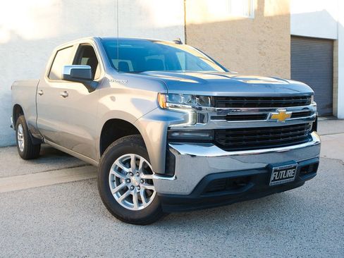 Used 2021 Chevrolet Silverado 1500 LT image 3