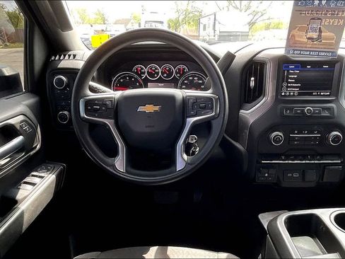 Used 2022 Chevrolet Silverado 2500 Custom w/ Custom Value Package AWD/4WD image 5
