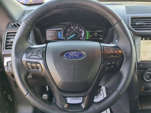 Used 2018 Ford Explorer XLT w/ Equipment Group 202A image 31