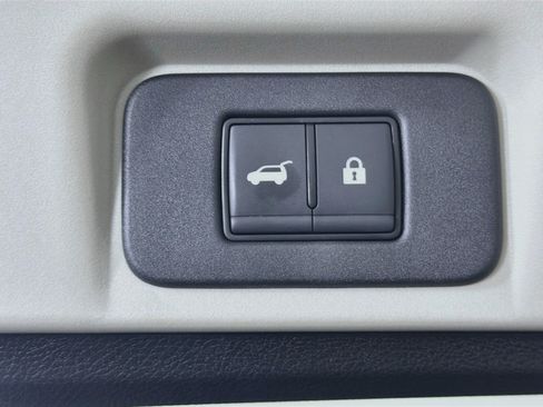 Used 2024 Nissan Ariya AWD image 31