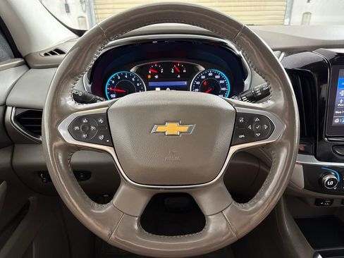 Used 2020 Chevrolet Traverse LT w/ LT Premium Package FWD image 14