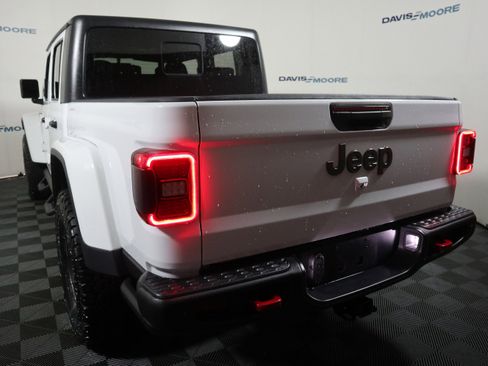 Used 2020 Jeep Gladiator Rubicon image 9