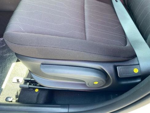 New 2026 Hyundai Venue SE FWD image 16