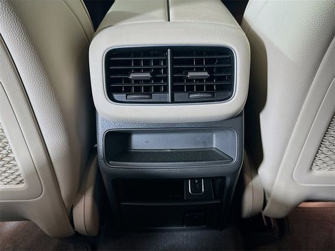 Used 2020 Mercedes-Benz GLE 350 w/ Premium Package image 22