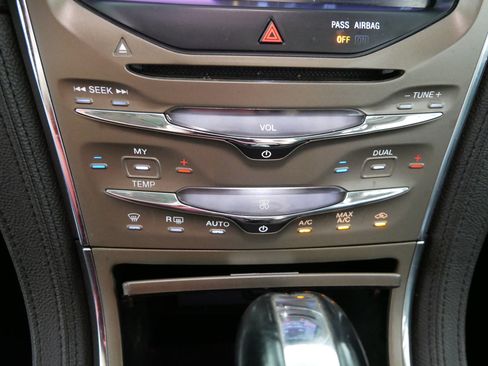 Used 2013 Lincoln MKX AWD image 23