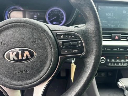 Used 2020 Kia Niro LX FWD image 13