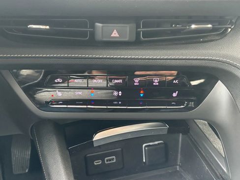 Used 2021 Buick Envision Preferred image 52