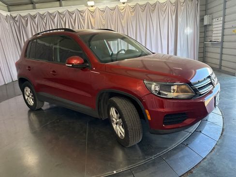 Used 2015 Volkswagen Tiguan S FWD image 3