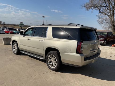 Used 2015 GMC Yukon XL SLT w/ Open Road Package AWD/4WD image 8