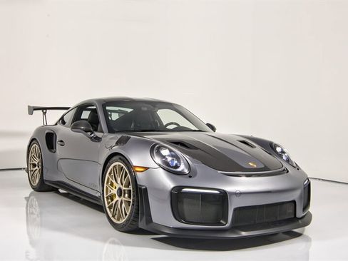 Used 2018 Porsche 911 GT2 RS RWD image 2