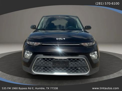 Used 2022 Kia Soul LX w/ Technology Package FWD image 2