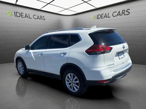 Used 2017 Nissan Rogue SV w/ SV Premium Package FWD image 8