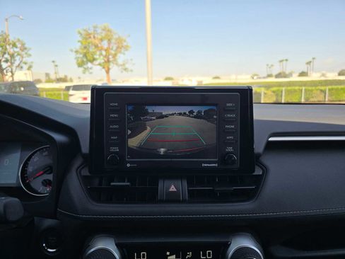 Certified 2021 Toyota RAV4 XLE w/ Convenience Package FWD image 29