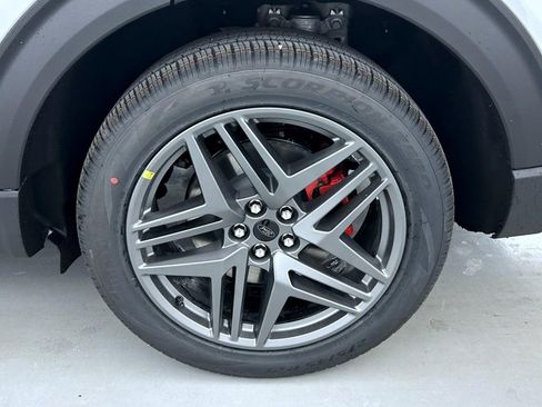 New 2026 Ford Explorer ST-Line w/ ST-Line Street Pack image 24