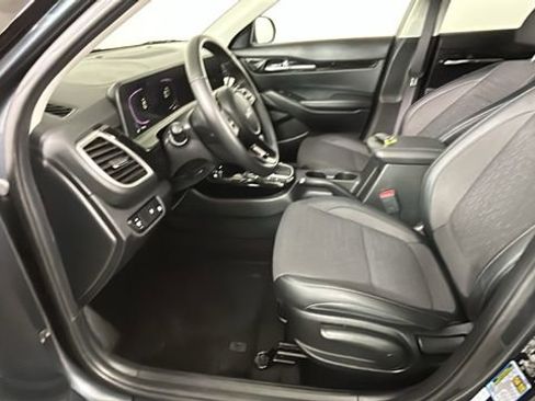 Used 2025 Kia Seltos S AWD/4WD image 12