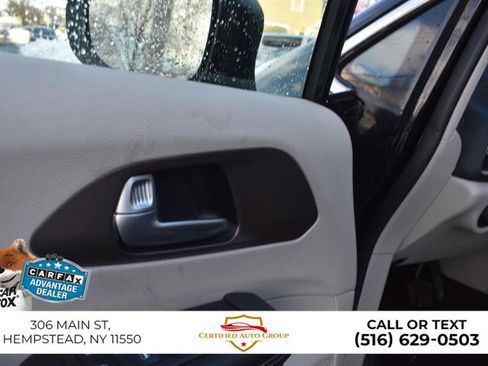 Used 2024 Chrysler Voyager LX image 12